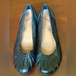 Taos Footwear Calypso Elegant Black Leather Flats